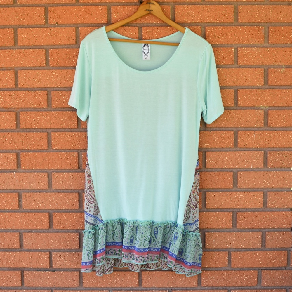 3/$20 HoneyMe- Mint Green Paisley Sheer Style